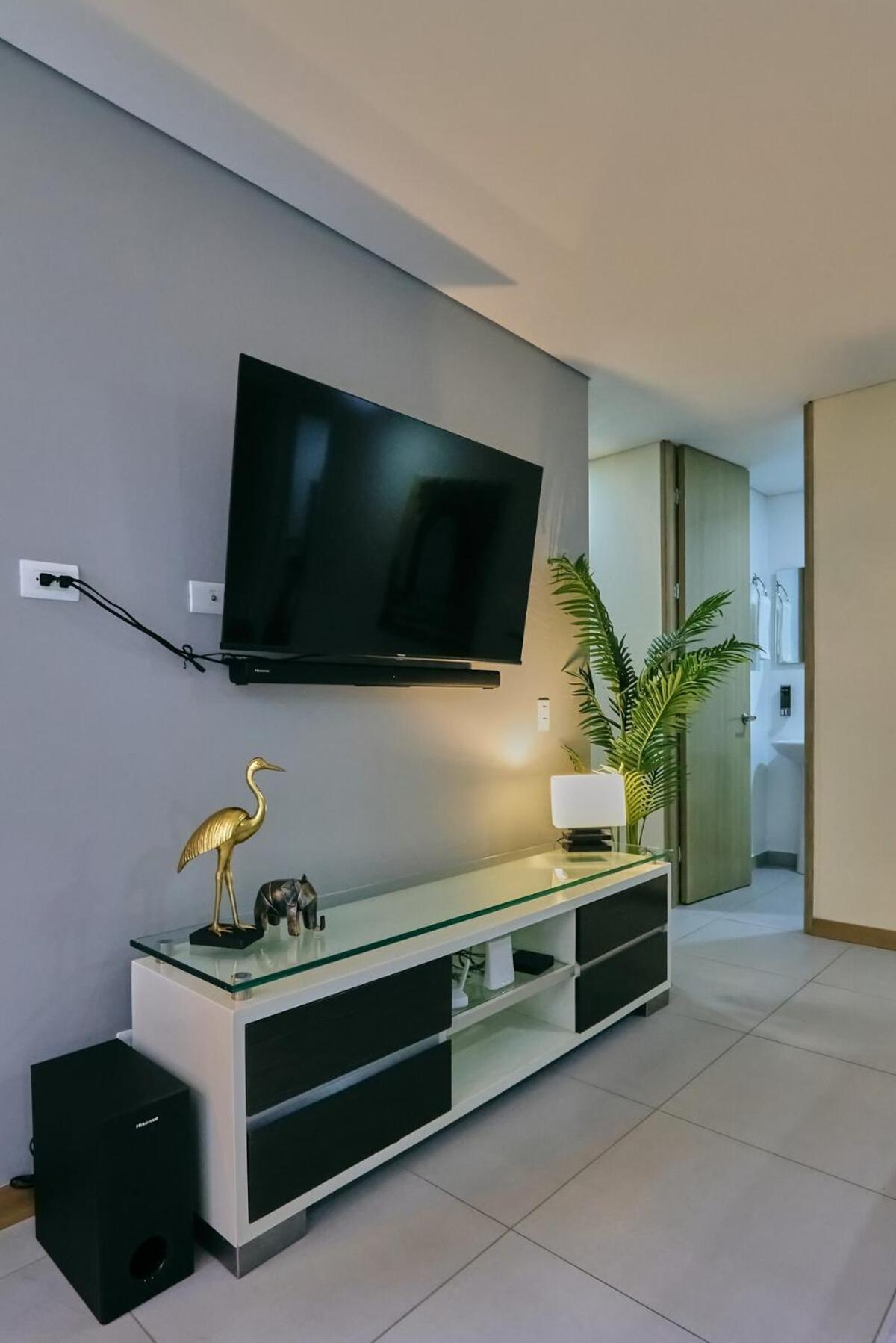 Modern Skyline -wifi, Gym, 24hr Security Medellín