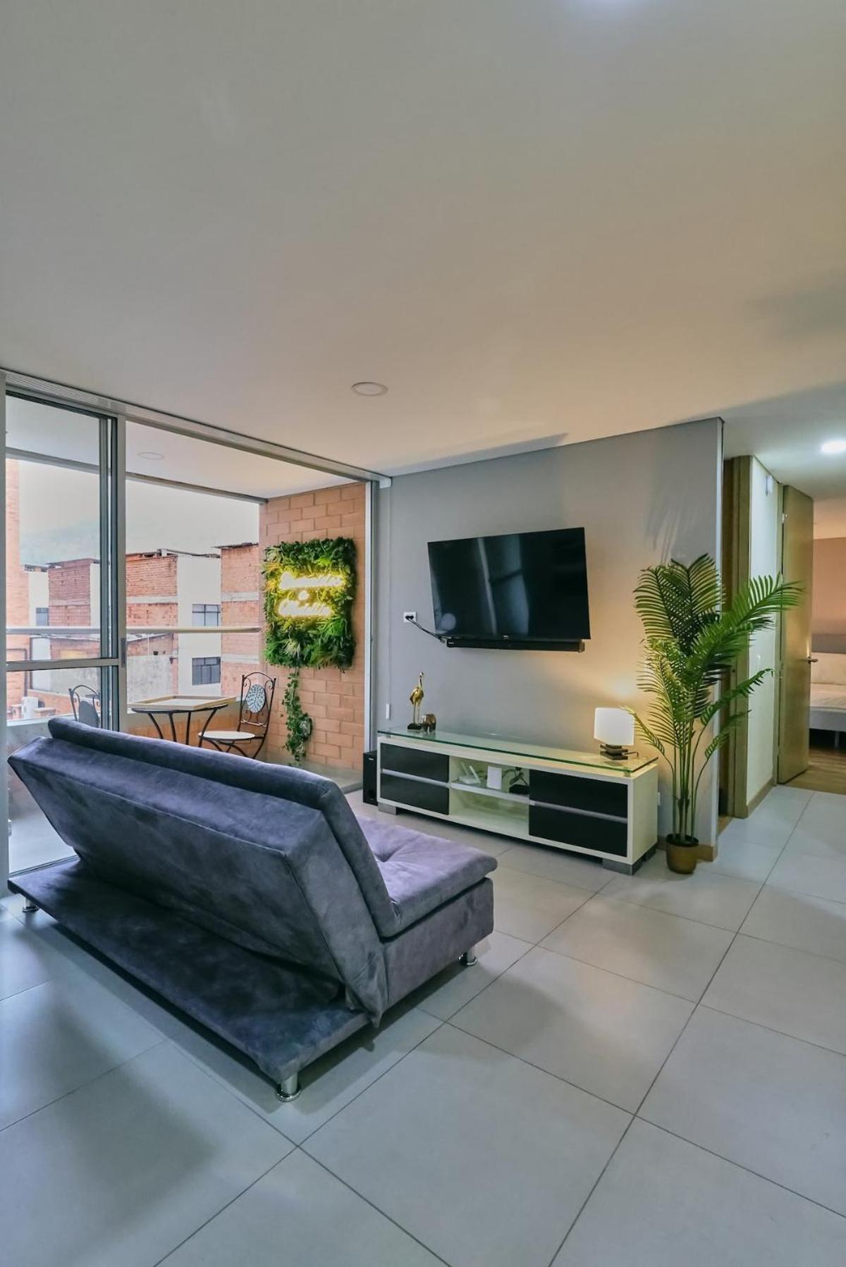 Modern Skyline -wifi, Gym, 24hr Security * Medellín