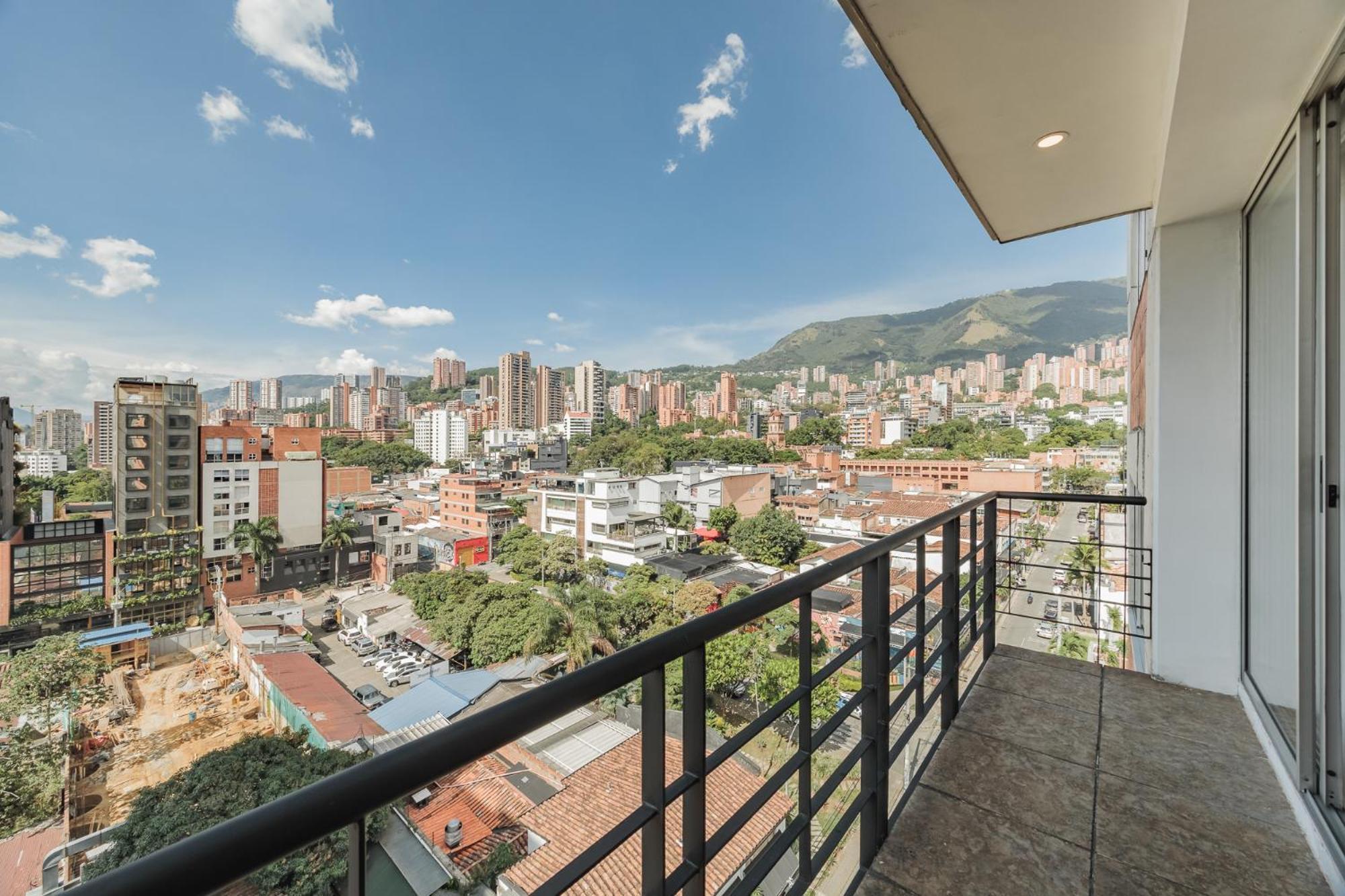 Orange By Vibra Bonita * Medellín