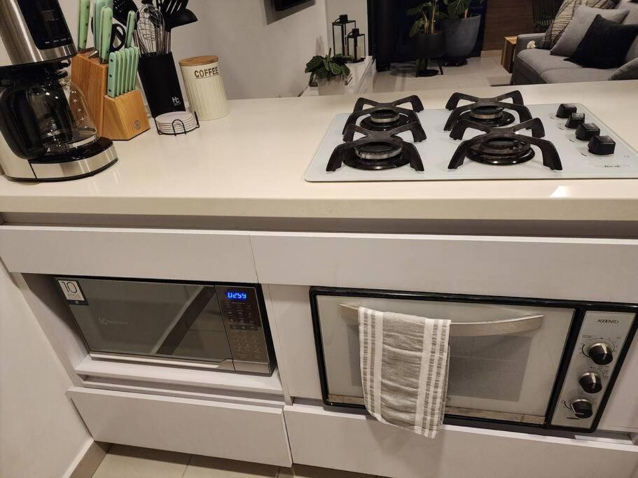 Apartamento Laureles With Ac & Fast 200mbps Wifi Medellín