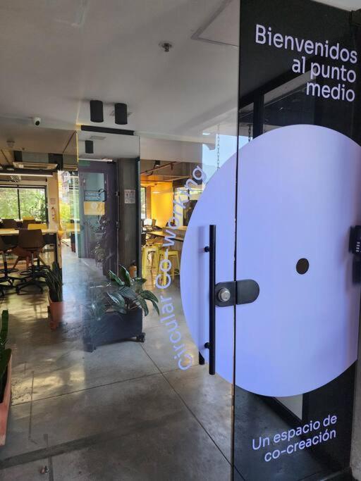 Apartamento Laureles With Ac & Fast 200mbps Wifi *