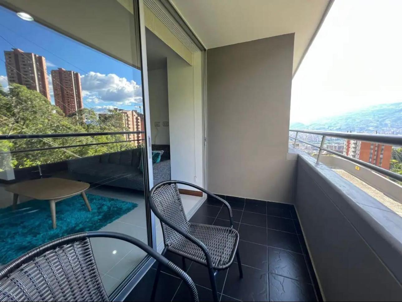 Apartamento El Poblado: Elegancia Y Confort Medellín