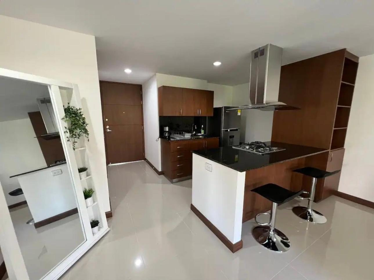 Apartamento El Poblado: Elegancia Y Confort
