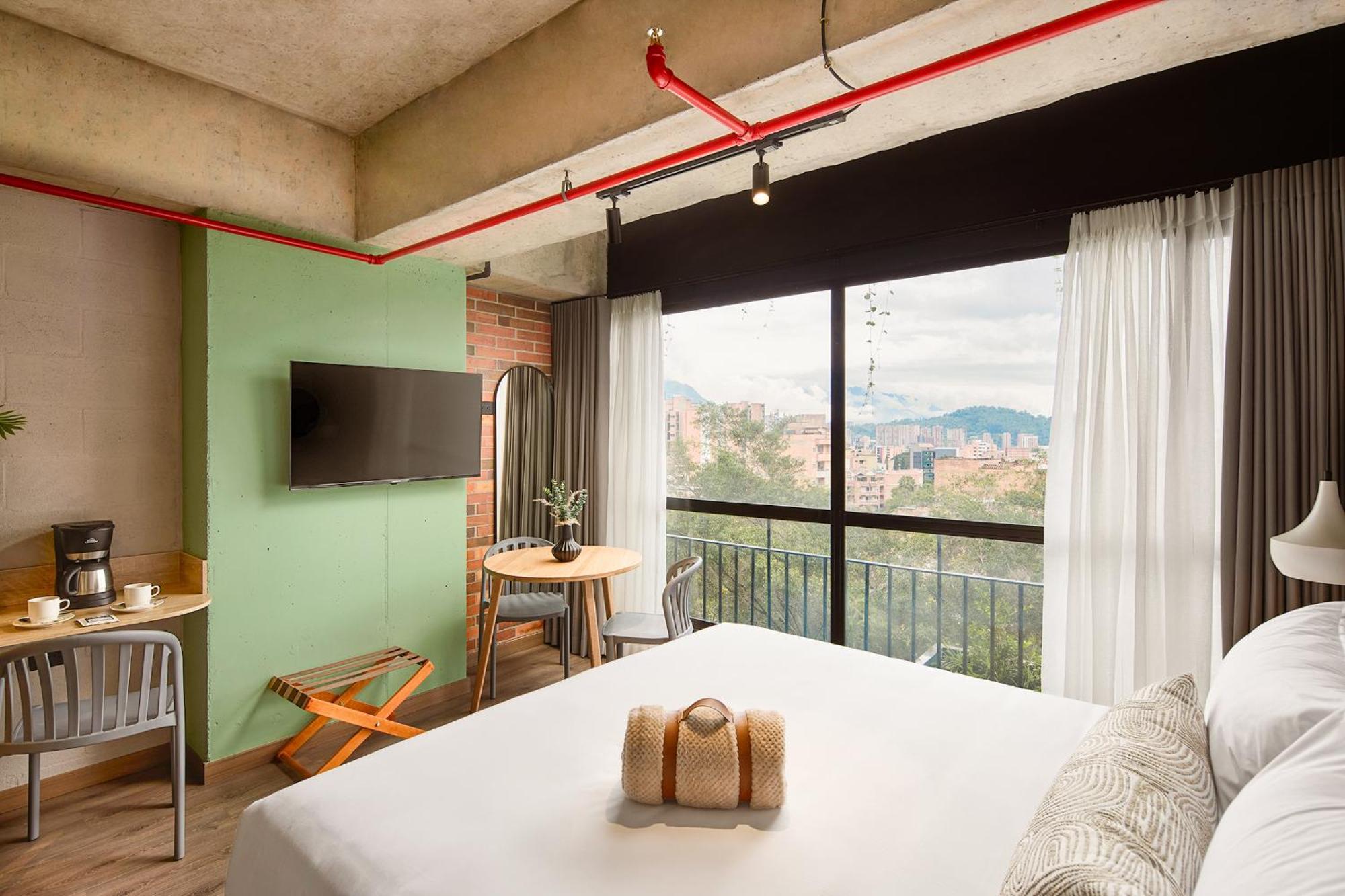 Urbit Social Lofts 4*
