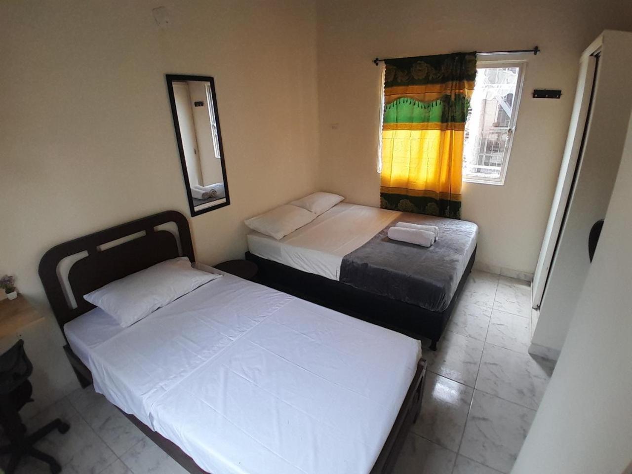 Apartamento Bedroom With Private Bathroom & Shared Common Areas #5 Medellín