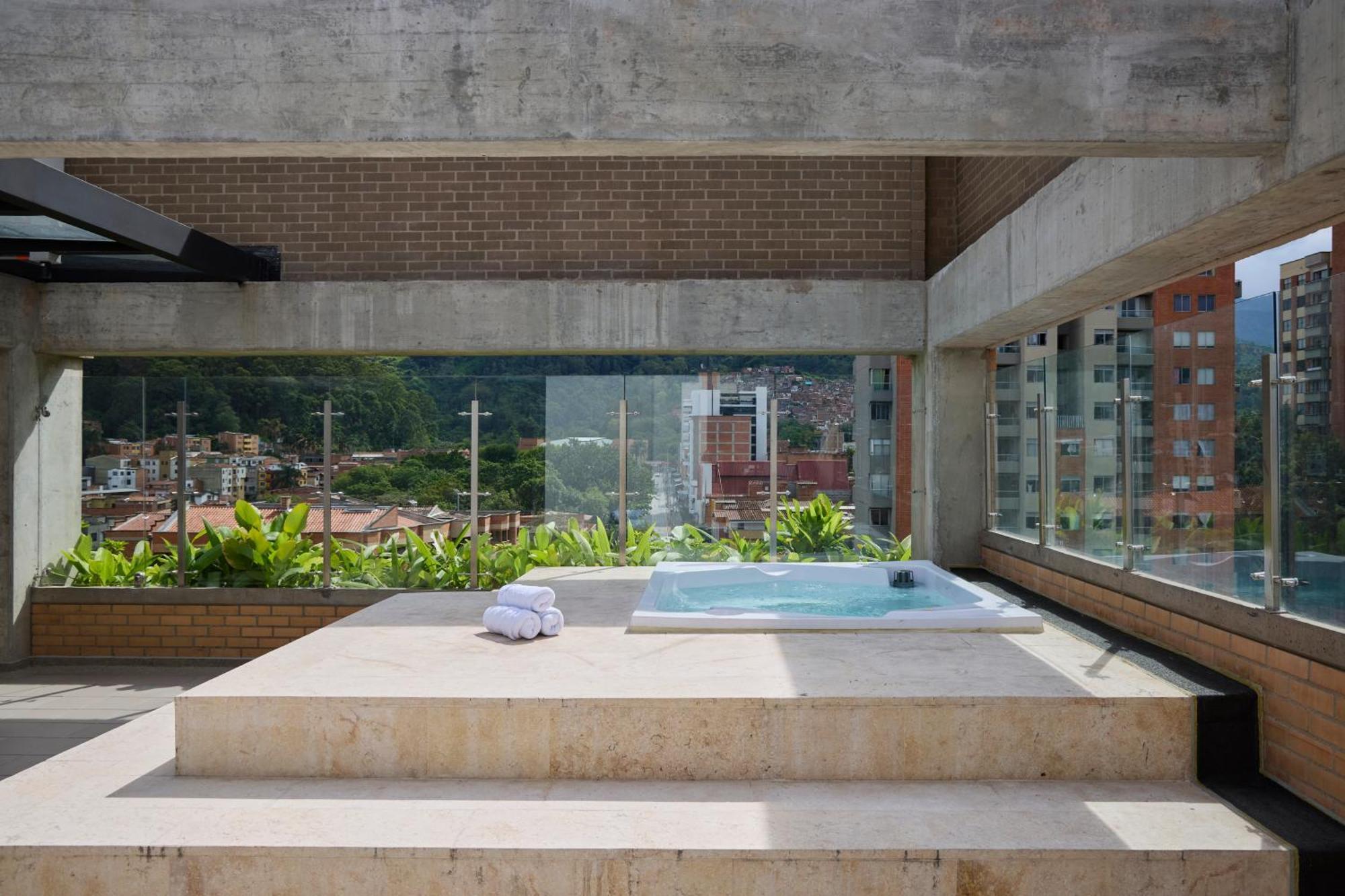 30 Living Hotel