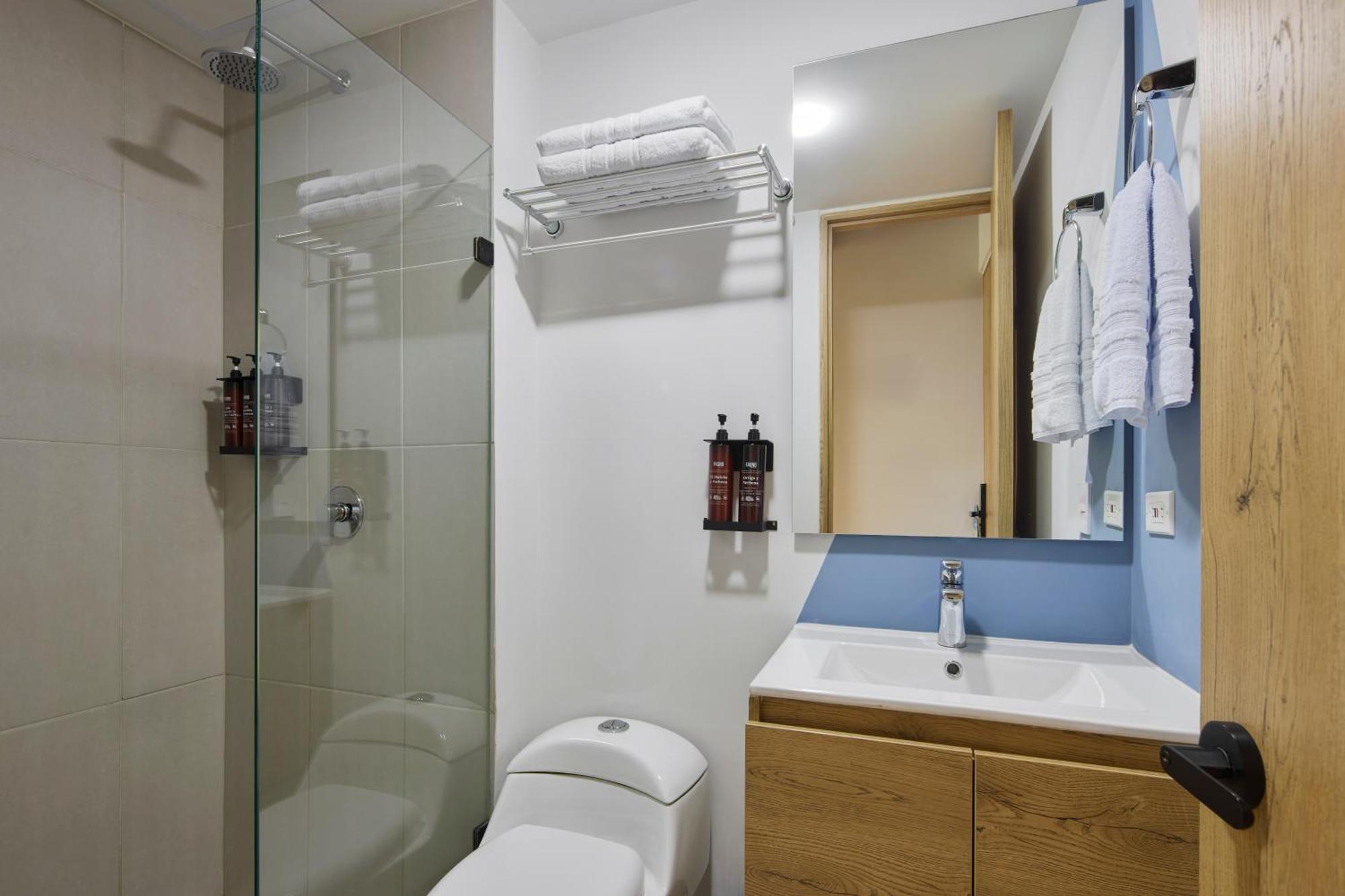 30 Living 4* Medellín