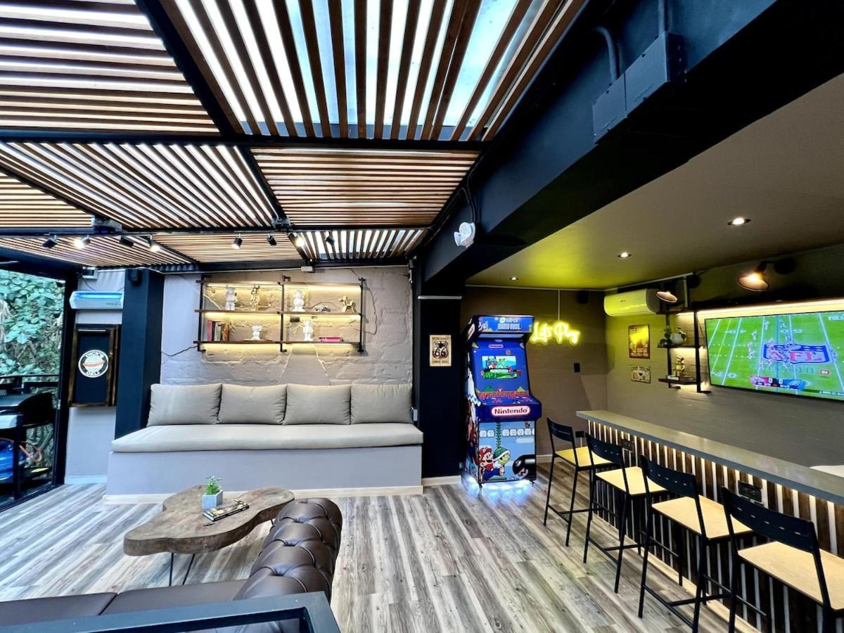 Nowa The Cave - Mancave, Pool & Arcade, By Lleras Park * Medellín