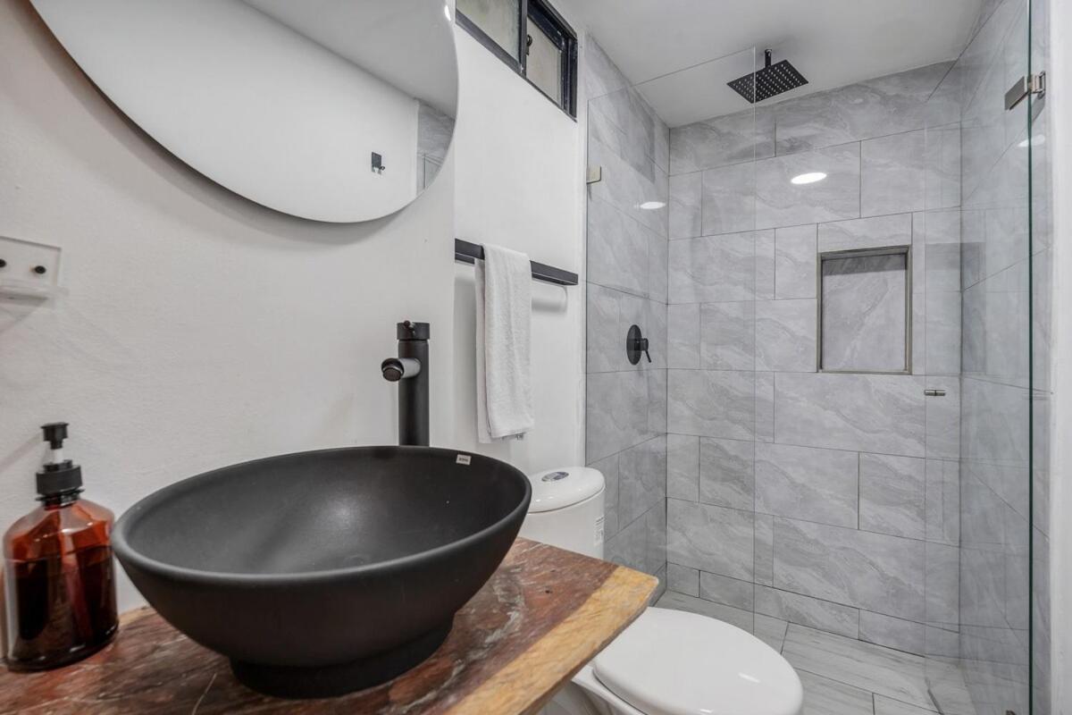 Nowa Gaira Provenza Walkable Area, Ac & Balcony Facing Karolg Club * Medellín