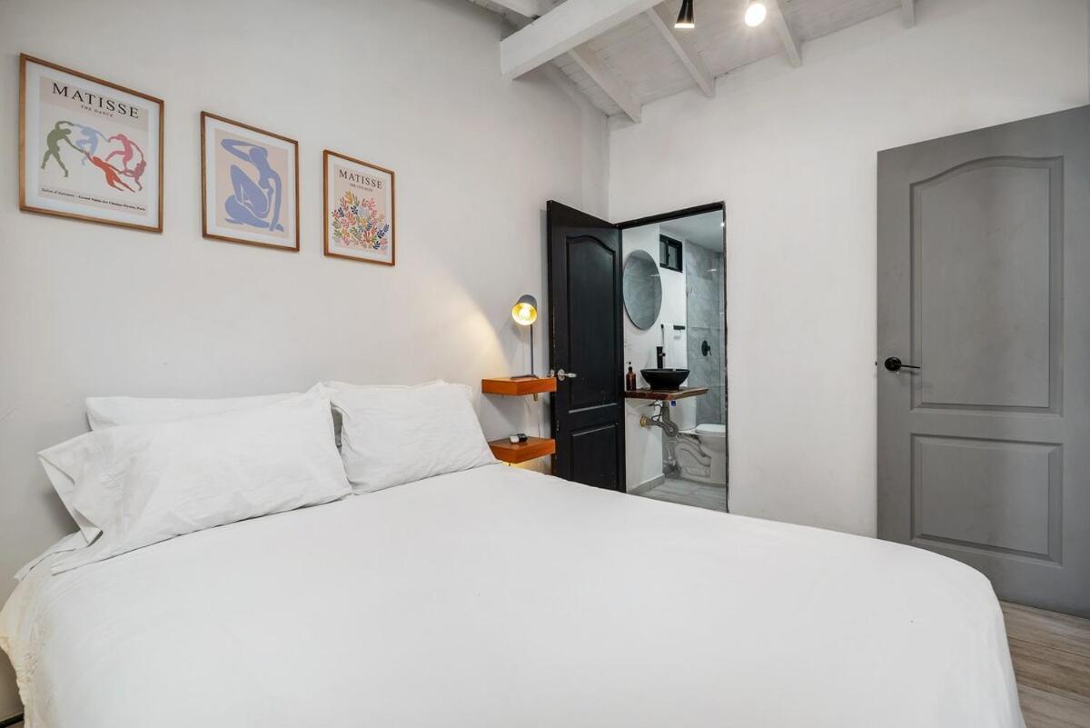 Nowa Gaira Provenza Walkable Area, Ac & Balcony Facing Karolg Club Apartamento