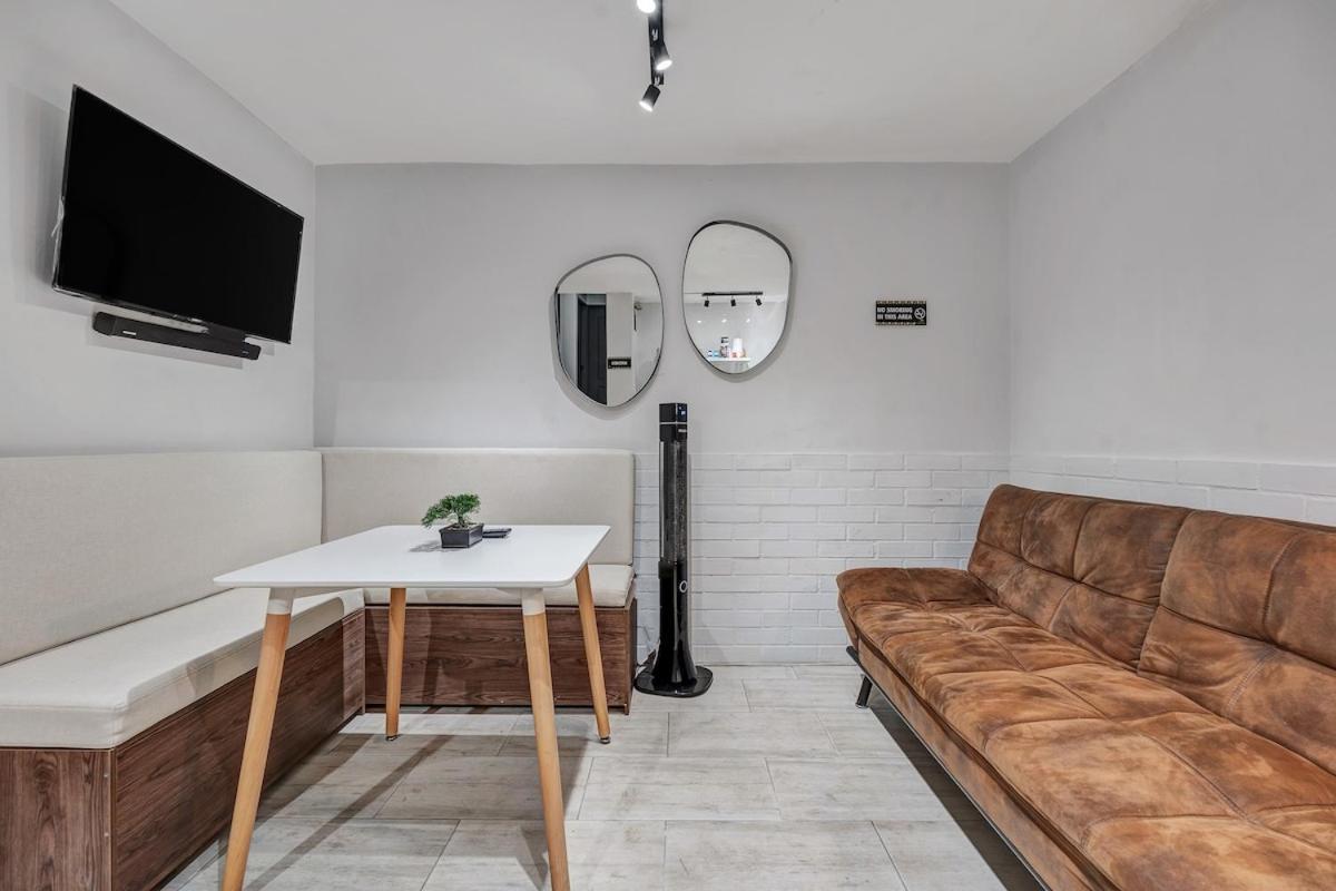 Nowa Gaira Provenza Walkable Area, Ac & Balcony Facing Karolg Club