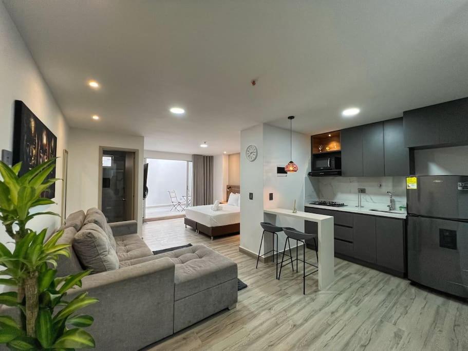 Torre Zurich Luxury * Medellín