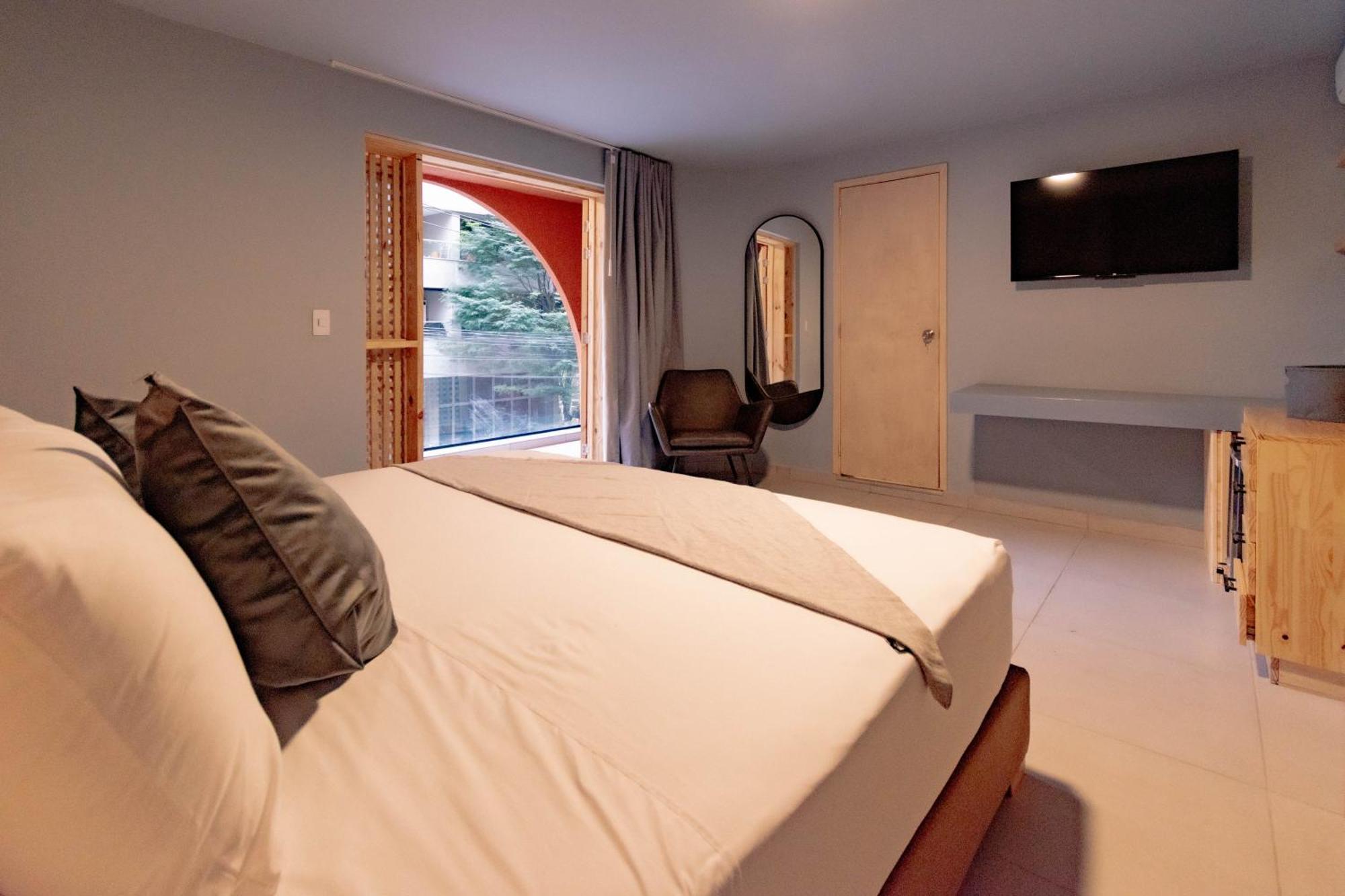 Leviu By Bernalo Hotel