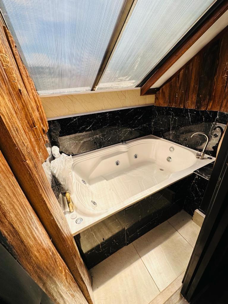 Hotel Lares 70 Laureles Medellin