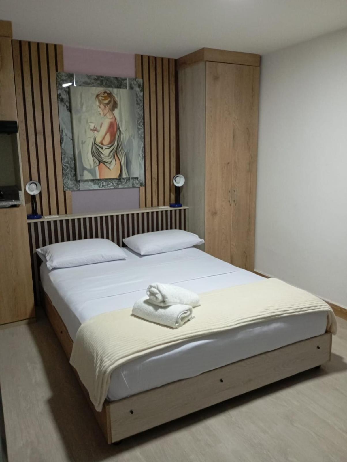 Lares 70 Laureles Hotel 3*