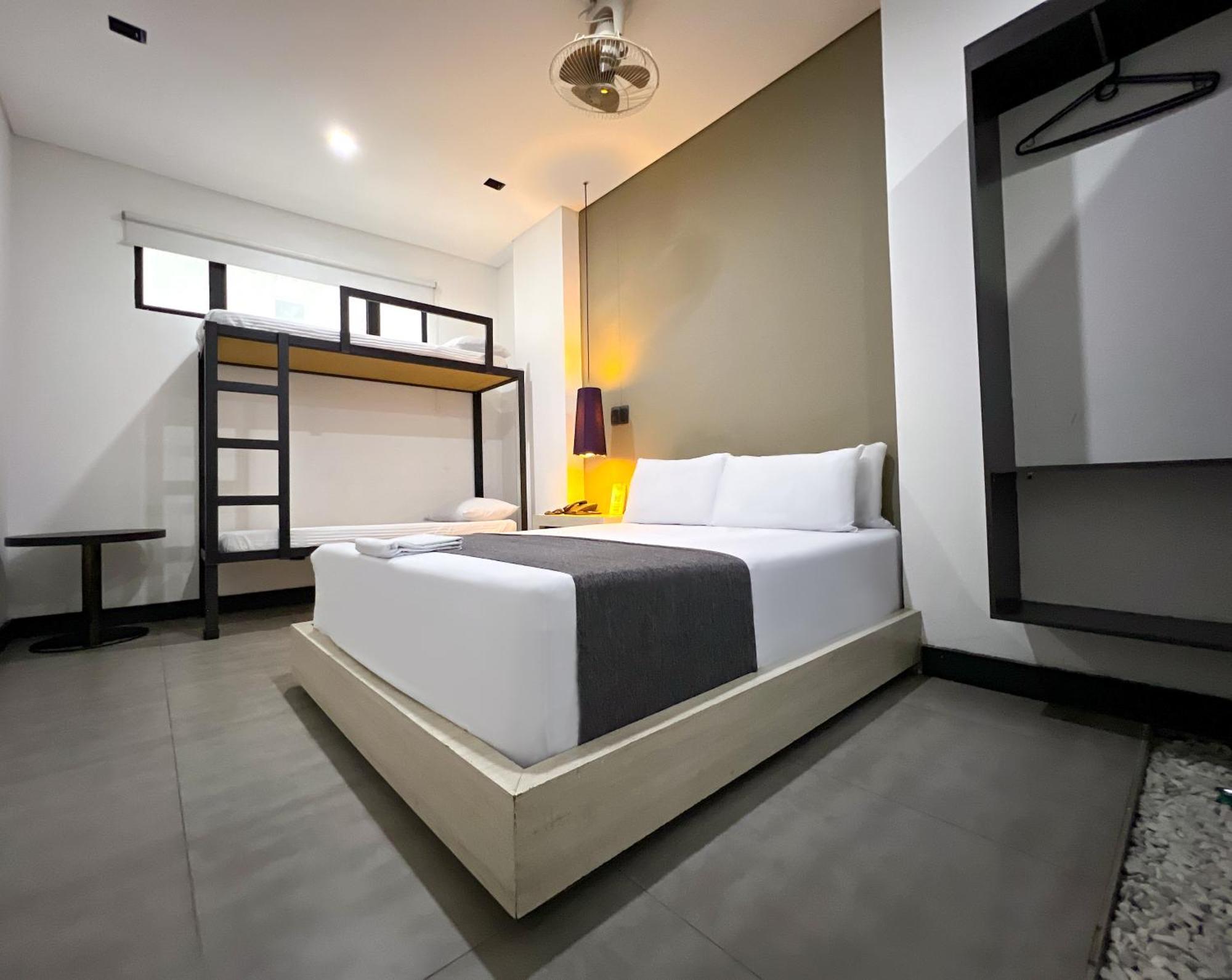 47 Center Hotel