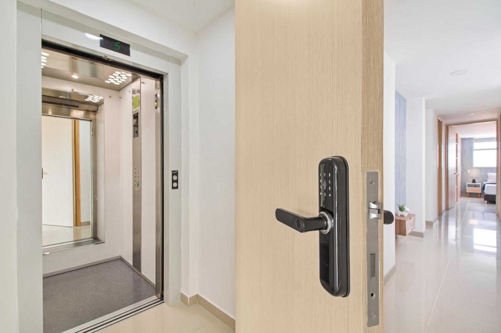 Laura Exclusivos Con Ascensor Privado En Laureles Apartamento Medellín