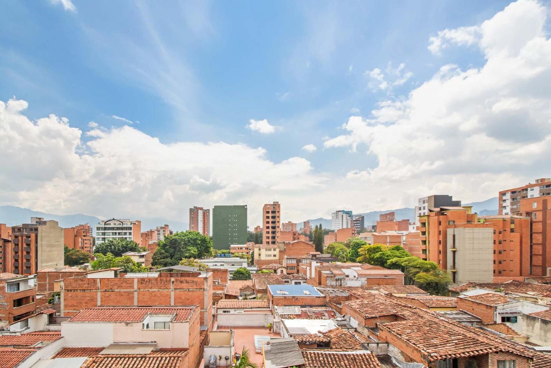 Laura Exclusivos Con Ascensor Privado En Laureles Medellín