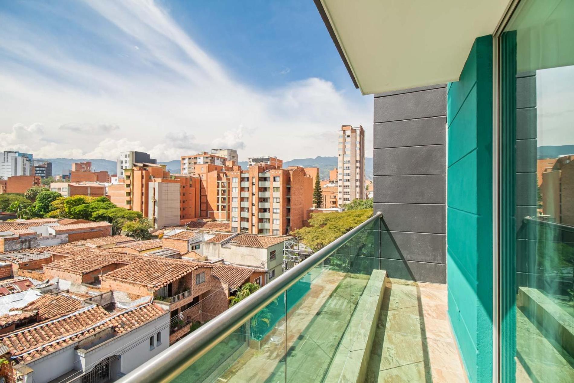 Laura Exclusivos Con Ascensor Privado En Laureles *