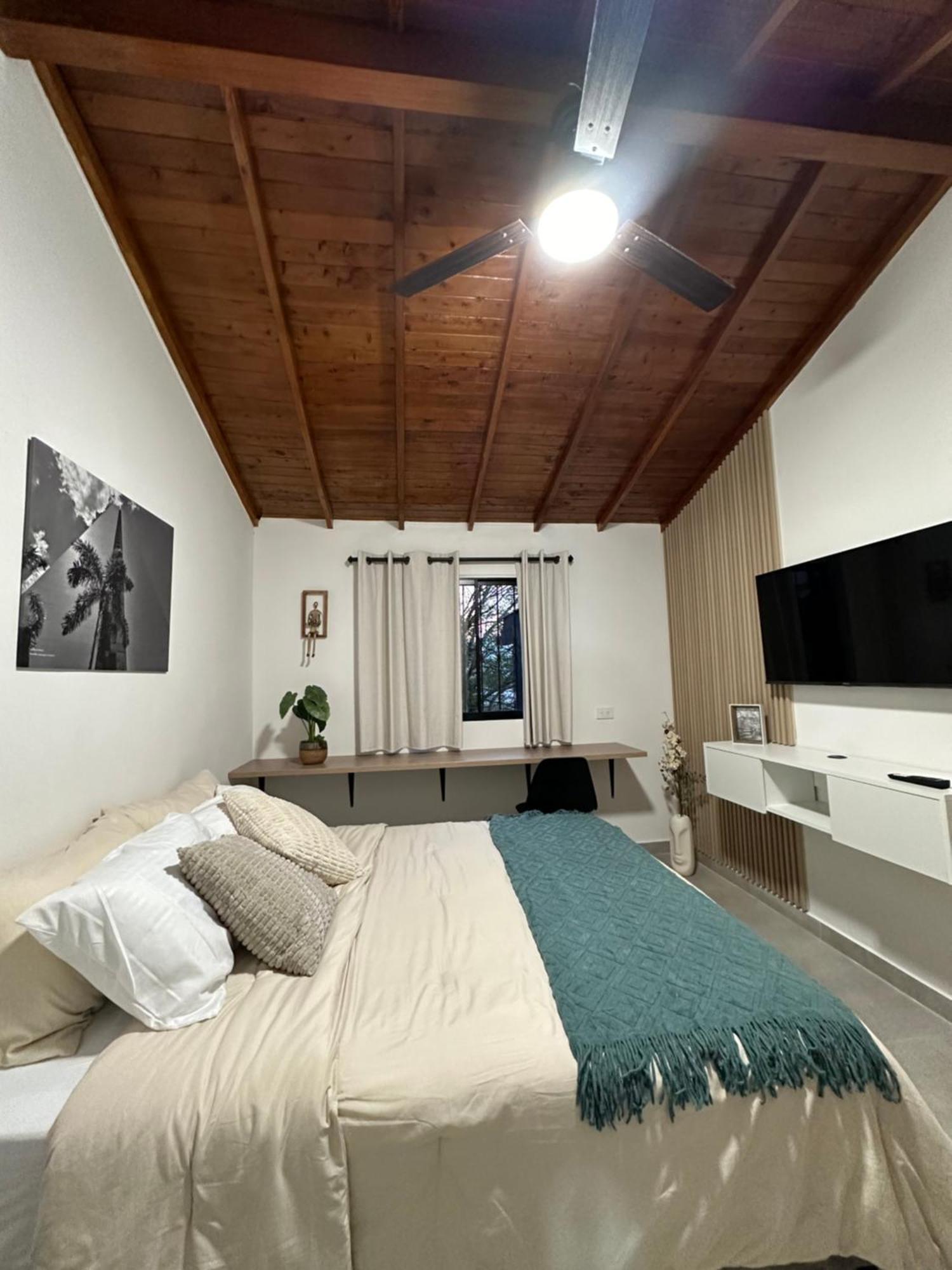 Con Vista Boscosa Y Parking En Buenos Aires, Apartment