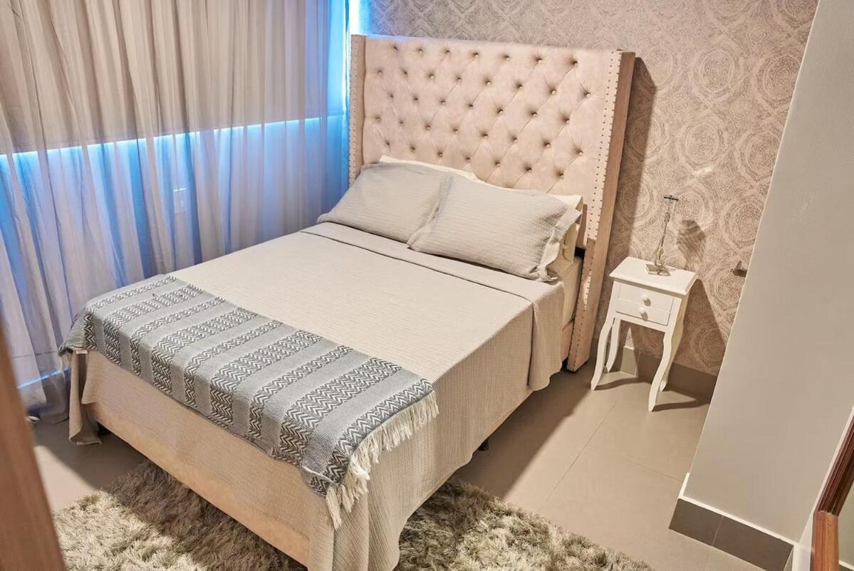 Amazing Ph In Poblado 5bd & Heated Pool! Apartamento