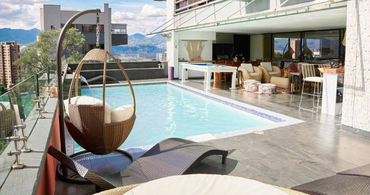 Amazing Ph In Poblado 5bd & Heated Pool! Apartamento Medellín