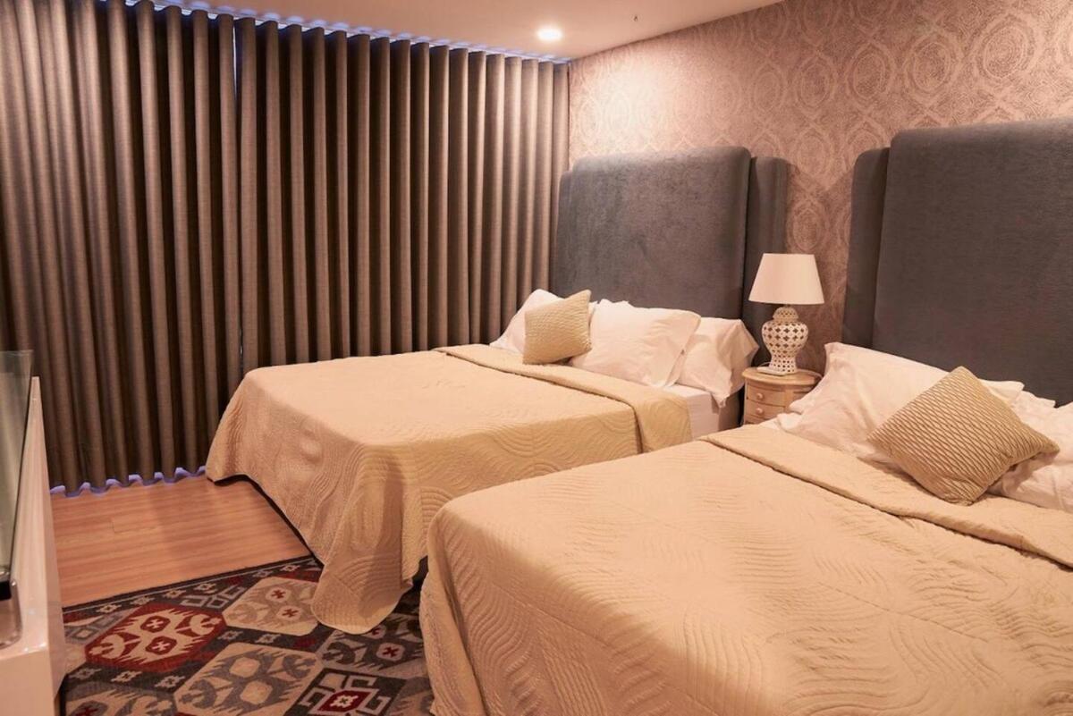 Amazing Ph In Poblado 5bd & Heated Pool! Medellín