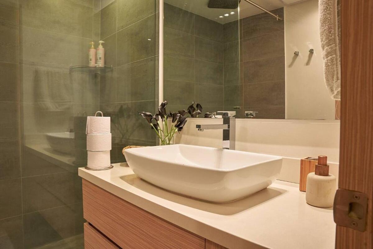 Amazing Ph In Poblado 5bd & Heated Pool! * Medellín