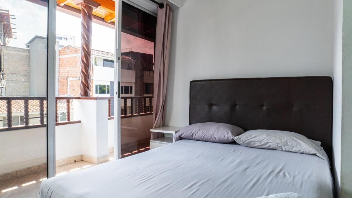 Cerca A Estadio Con Balcon Y 5 Apartamento *
