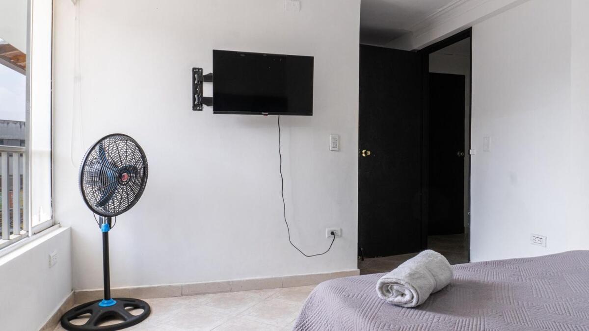 Cerca A Estadio Con Balcon Y 5 Apartamento *