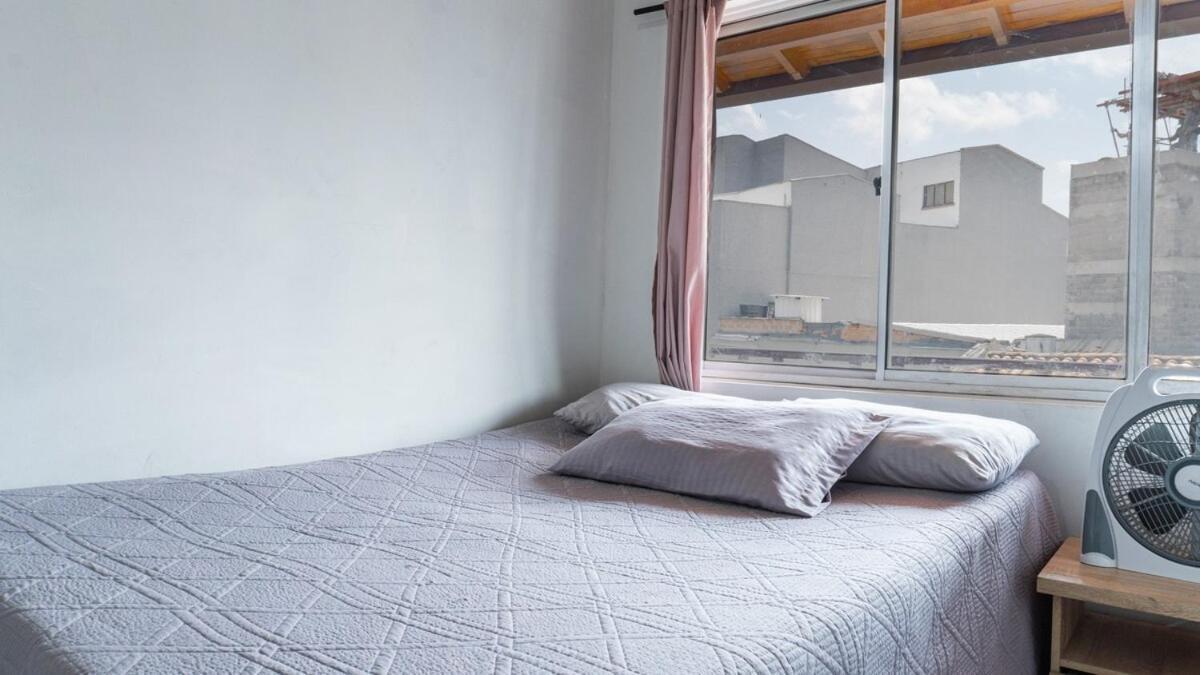 Cerca A Estadio Con Balcon Y 5 Apartamento *