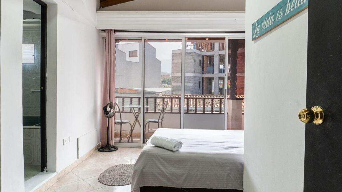 Apartamento Cerca A Estadio Con Balcon Y 5