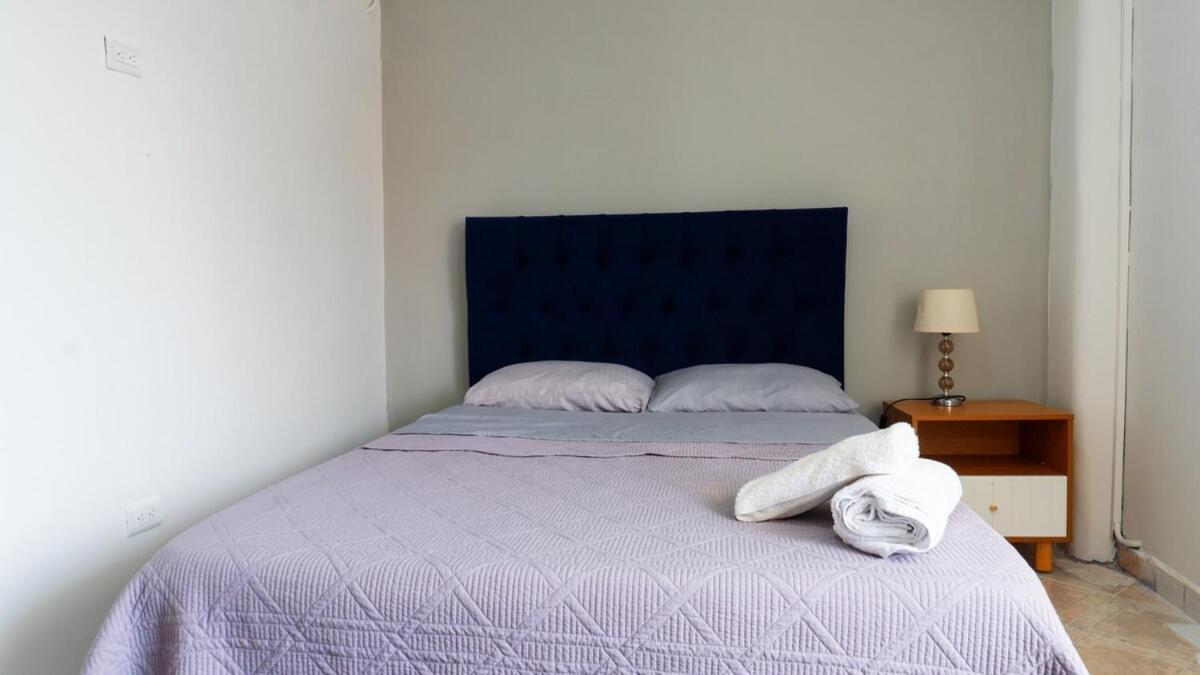 Cerca A Estadio Con Balcon Y 5 Apartamento
