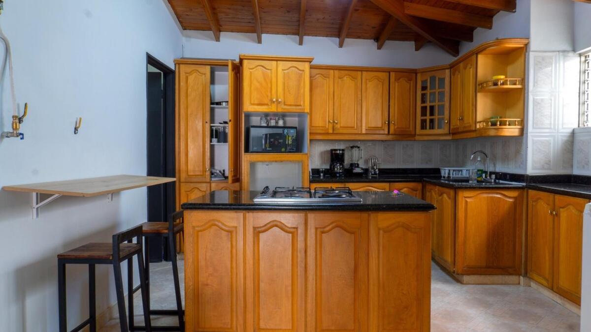 Apartamento Cerca A Estadio Con Balcon Y 5