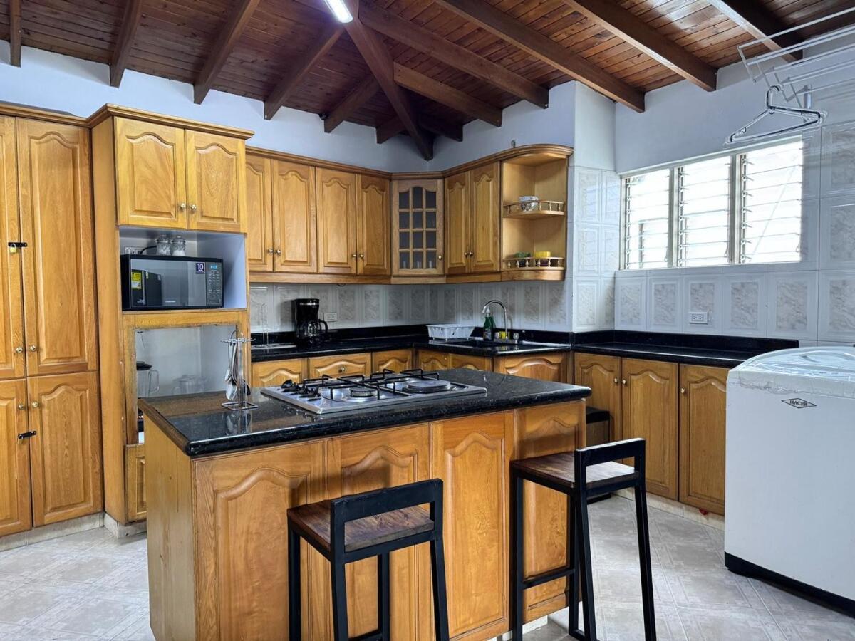Apartamento Cerca A Estadio Con Balcon Y 5 *