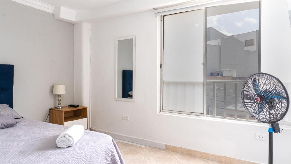 Cerca A Estadio Con Balcon Y 5 Apartamento
