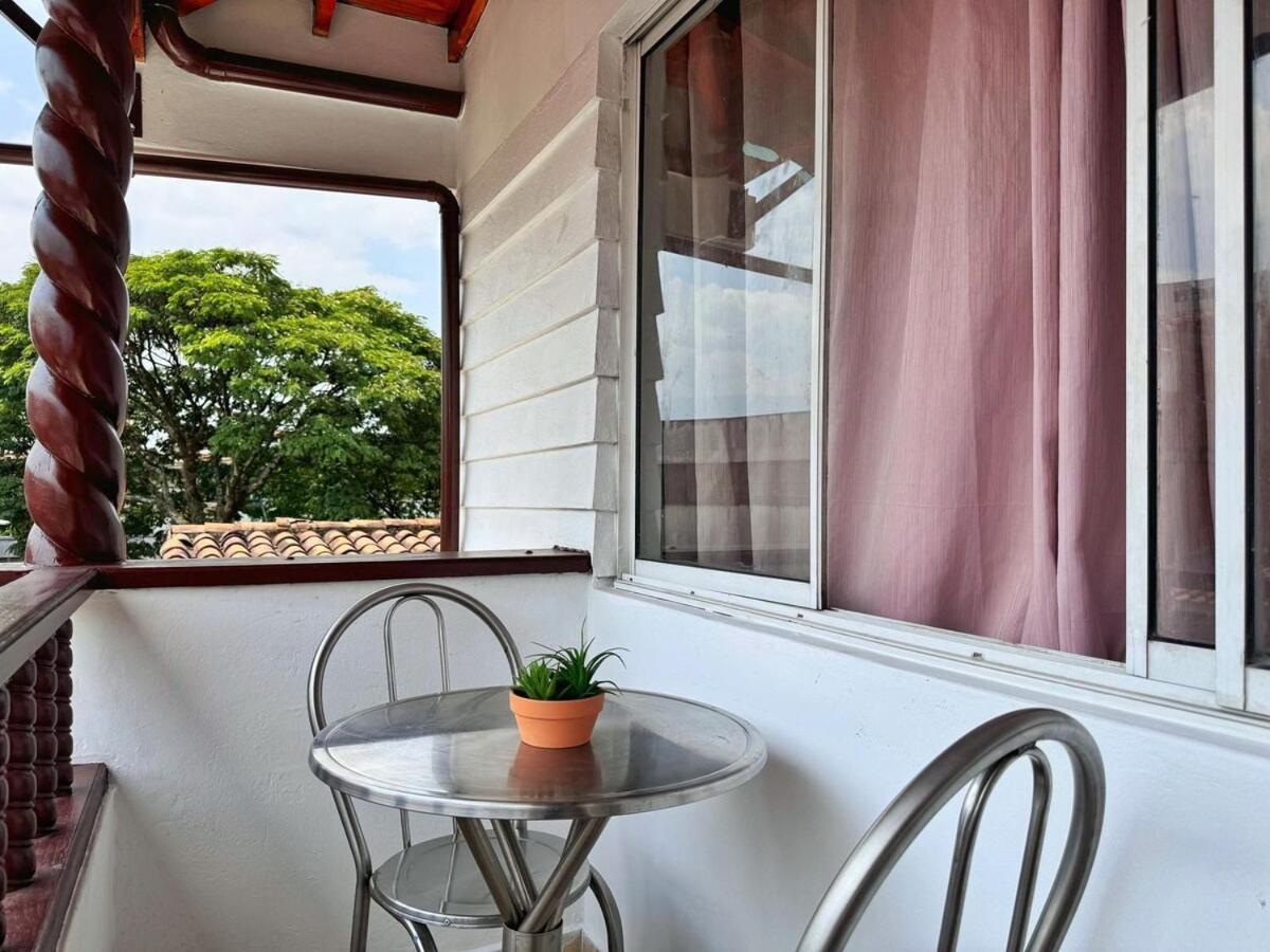 Cerca A Estadio Con Balcon Y 5 Apartamento *