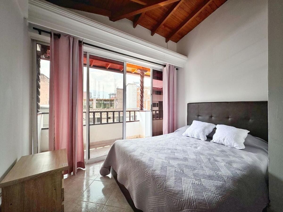 Cerca A Estadio Con Balcon Y 5 Apartamento *