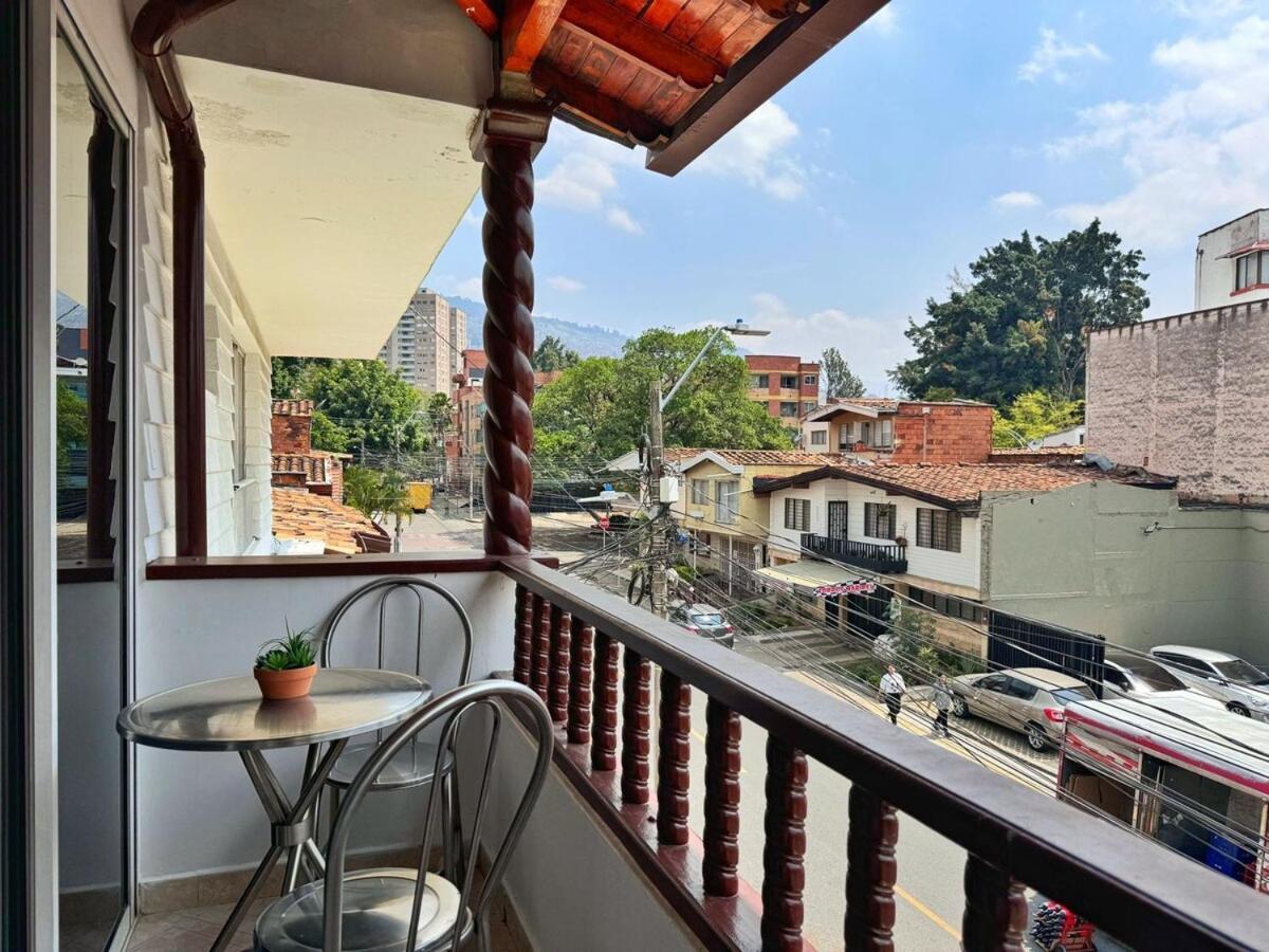 Cerca A Estadio Con Balcon Y 5 Apartamento Medellín