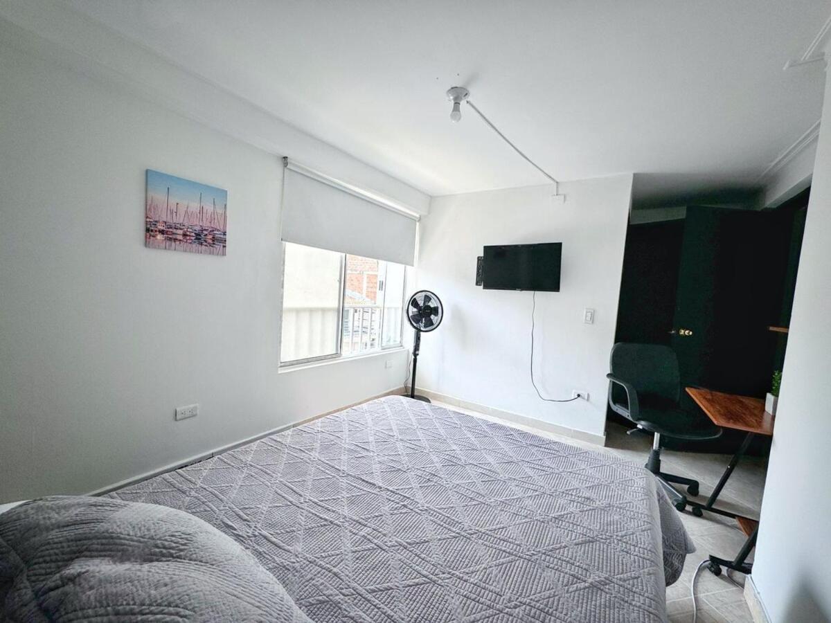 Cerca A Estadio Con Balcon Y 5 Apartamento