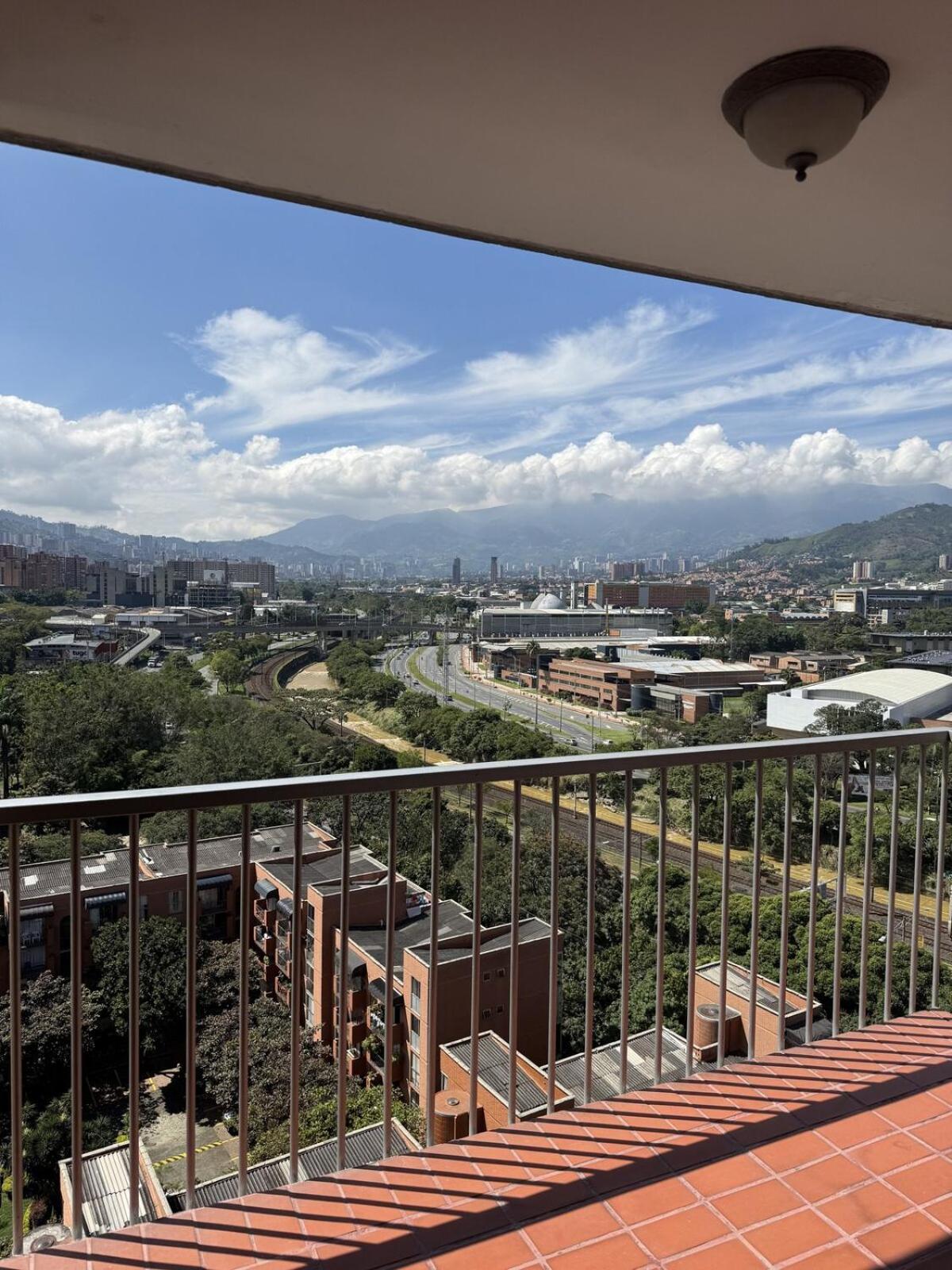 In Poblado 17th Floor W Pool