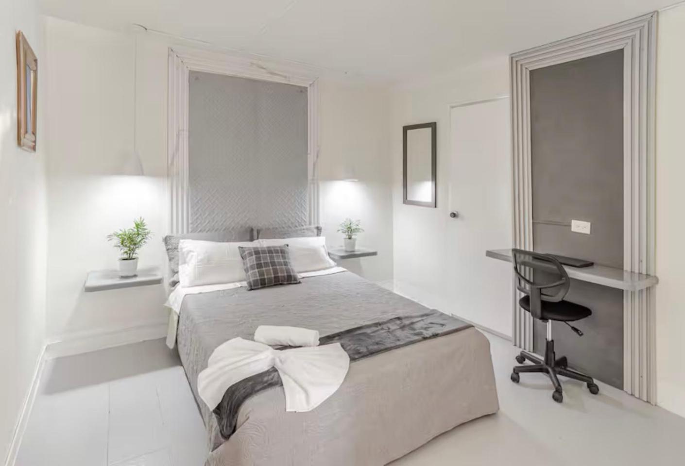 El Poblado 4 Bedroom 3 Bathroom Private Terrace *