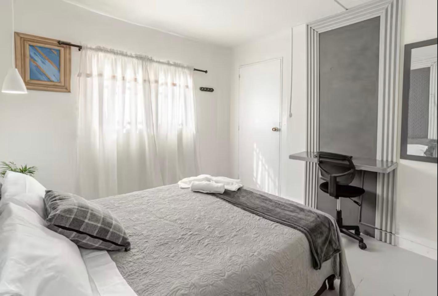 El Poblado 4 Bedroom 3 Bathroom Private Terrace Apartamento