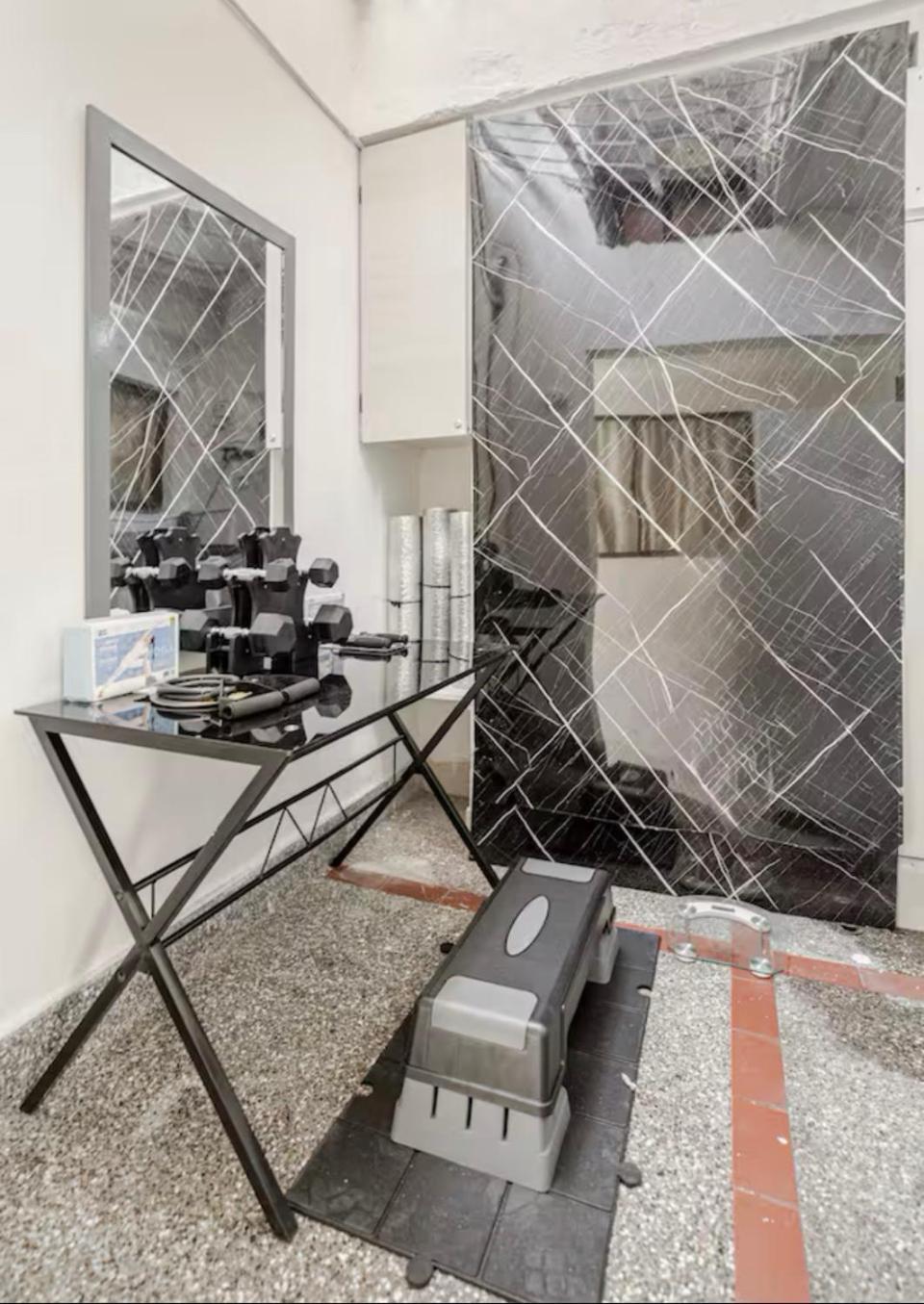 El Poblado 4 Bedroom 3 Bathroom Private Terrace * Medellín