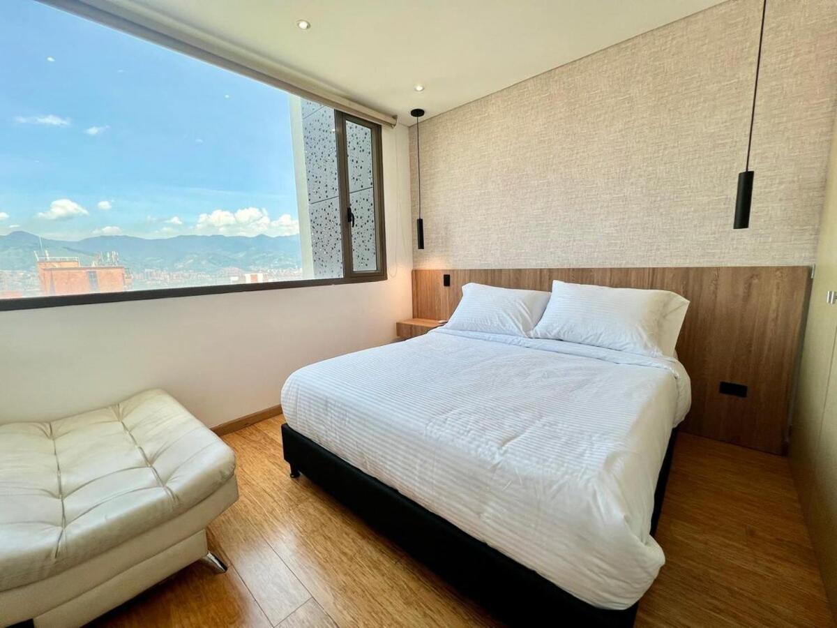 Great View 3 Bedroom Near Provenza 1101 Medellin