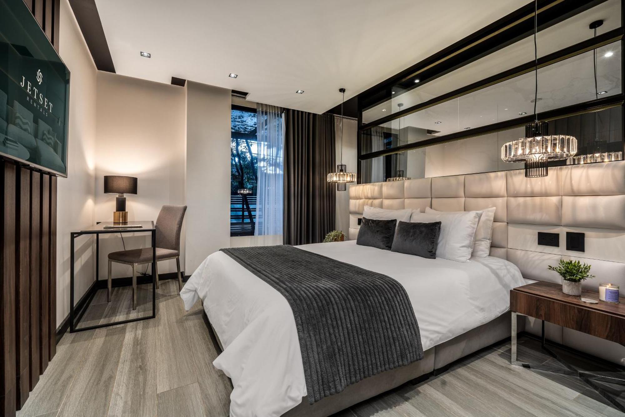 Tribeca Villa