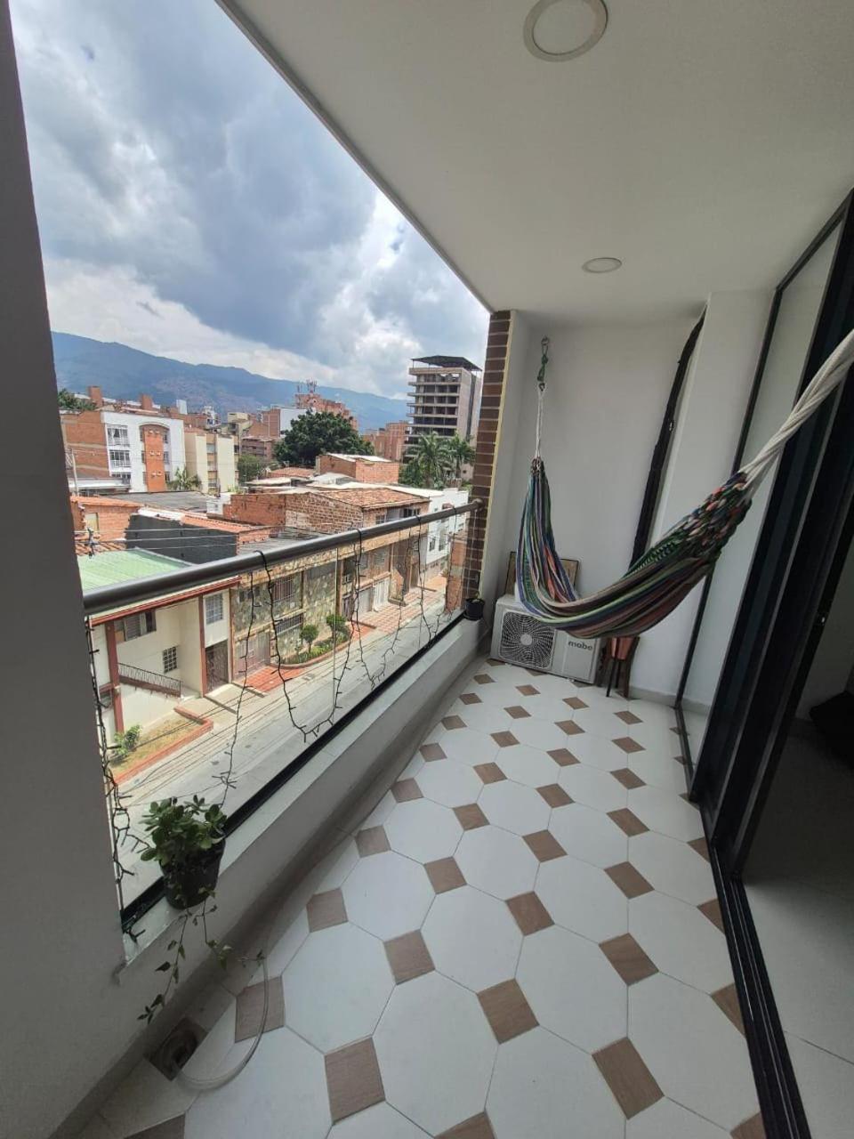 Apartamento Luareles-san Joaquin-balcon Medellín