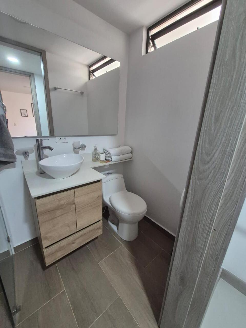 Apartamento Luareles-san Joaquin-balcon Medellín