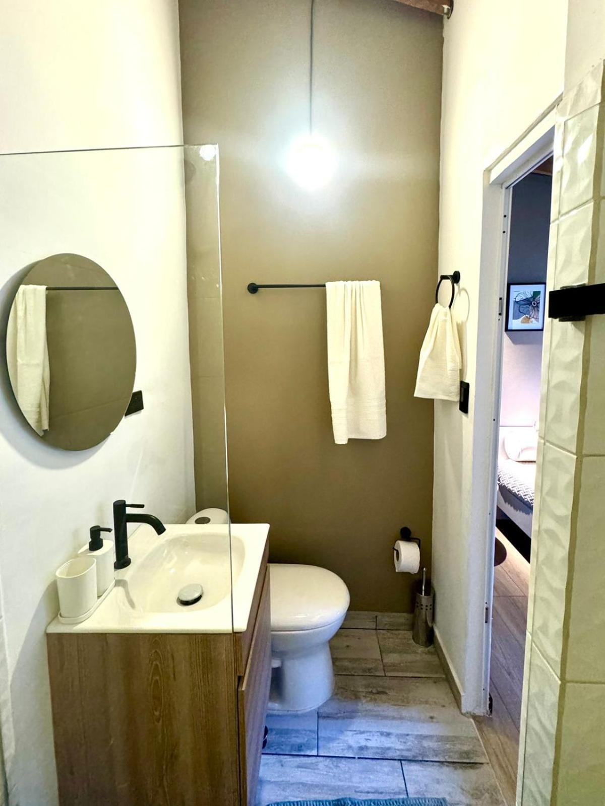 Lucia Metro House