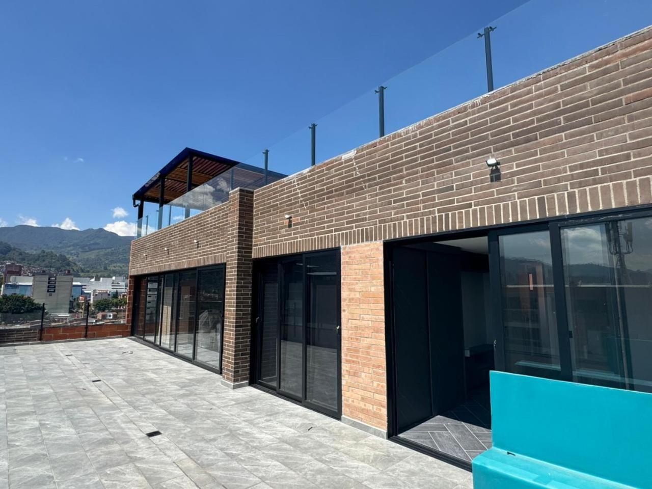 4300 Sqft Luxury Penthouse With Stunning Views *
